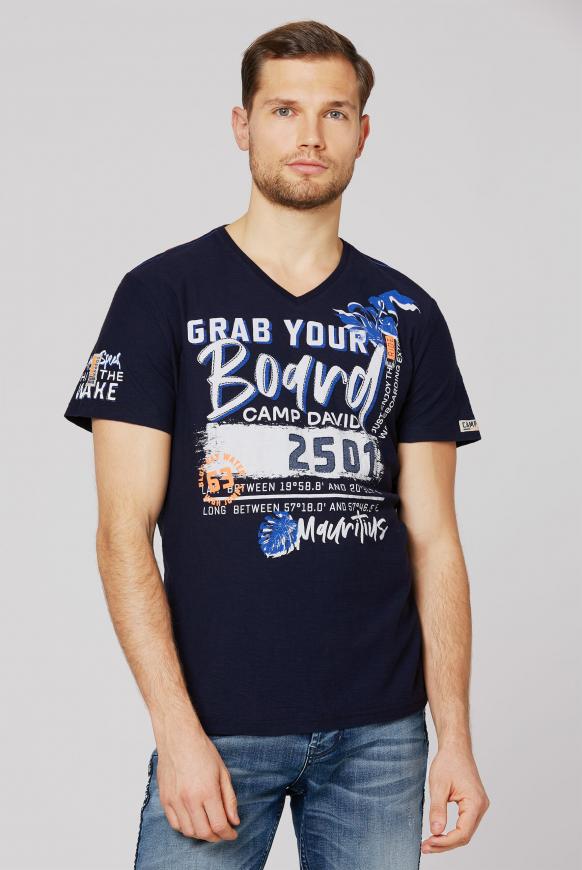 T-Shirt mit V-Neck und Artworks