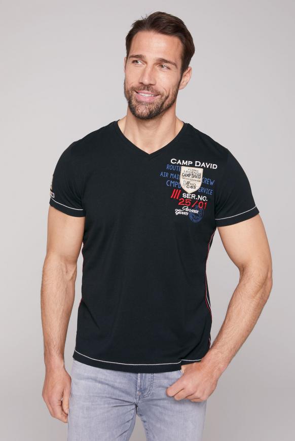 T-Shirt mit V-Neck und Artworks