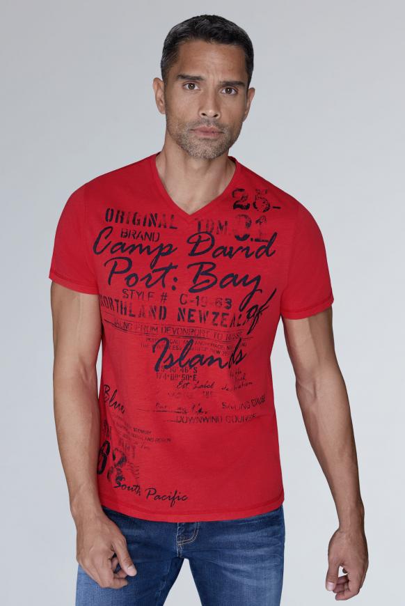 T-Shirt mit V-Neck und Used Print