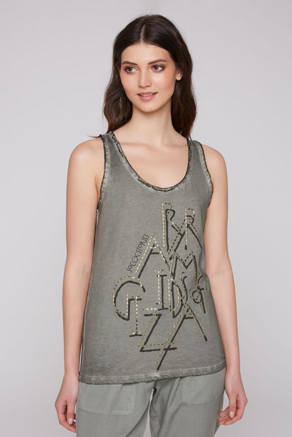 Top Oil Dyed mit Metallsteinen sage green