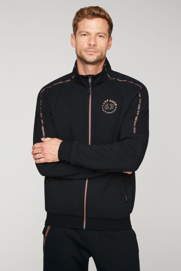 Trainingsjacke mit Pikee-Einsätzen