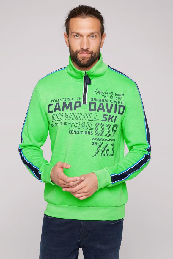 DAVID Logo Kapuzensweatshirt | SOCCX mit red Artworks & mission CAMP