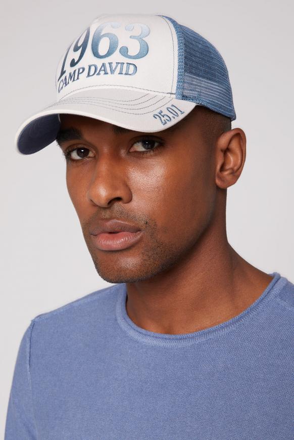 Trucker Cap mit Stickerei im Farbverlauf