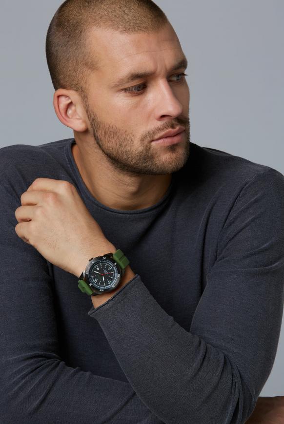 Uhr aus Edelstahl mit Silikonarmband