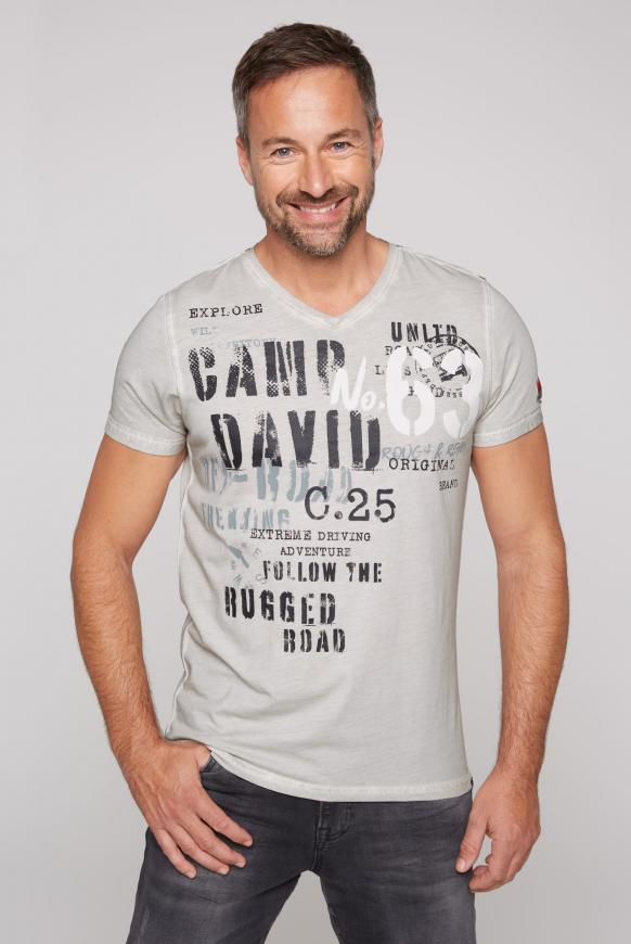 V-Shirt mit Used-Optik und Label Prints silvery