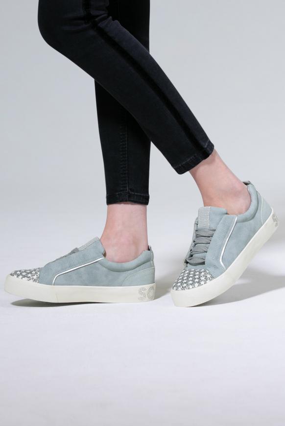 Veganer Plateau-Sneaker mit Glitterkappe