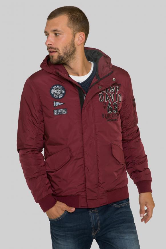 Wattierter Blouson mit Artwork und Kapuze