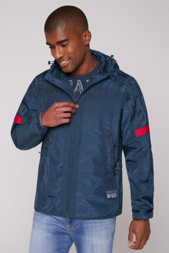 Wind- und Regenjacke mit Kapuze