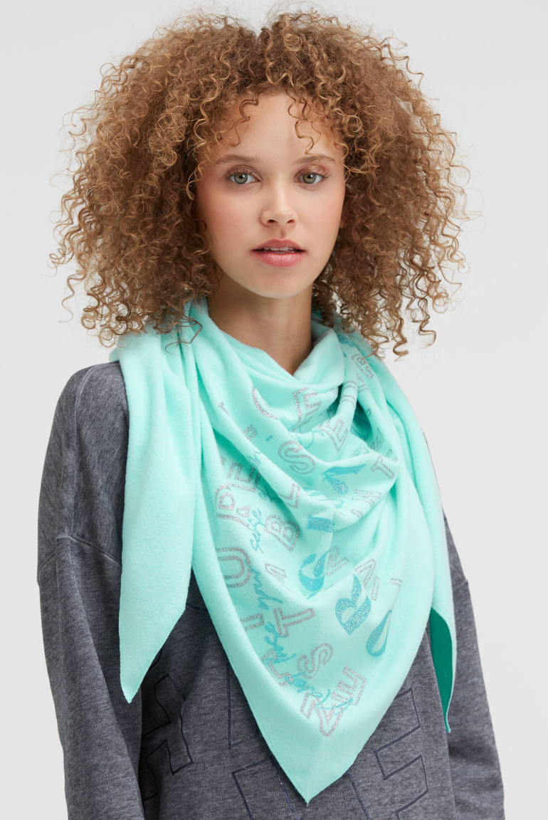 Dreieckstuch aus Flauschstrick mit Glitter Print icy sea