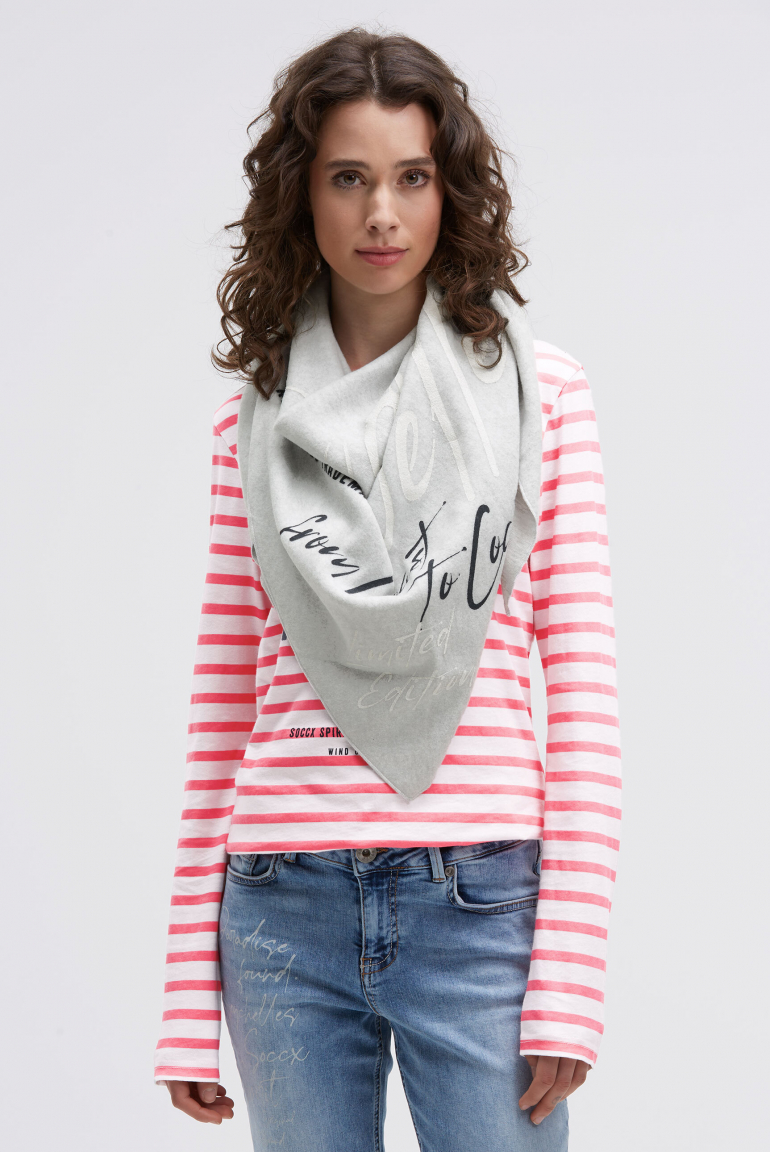 Dreieckstuch aus Flauschstrick mit Wording Prints grey melange