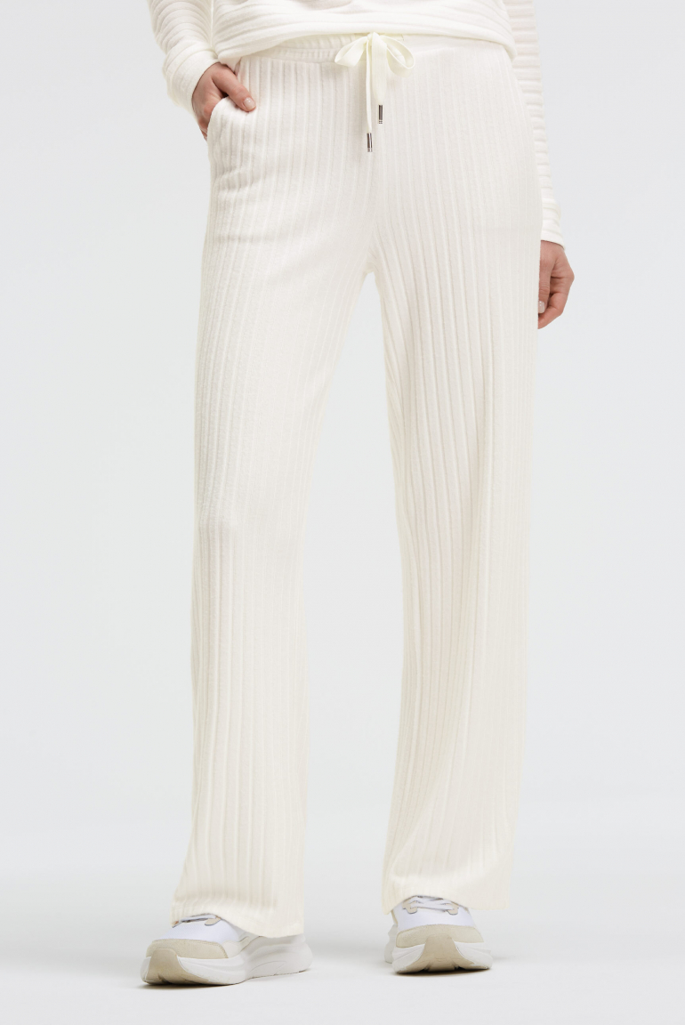 Flauschstrickhose Wide Leg mit Rippstruktur ivory