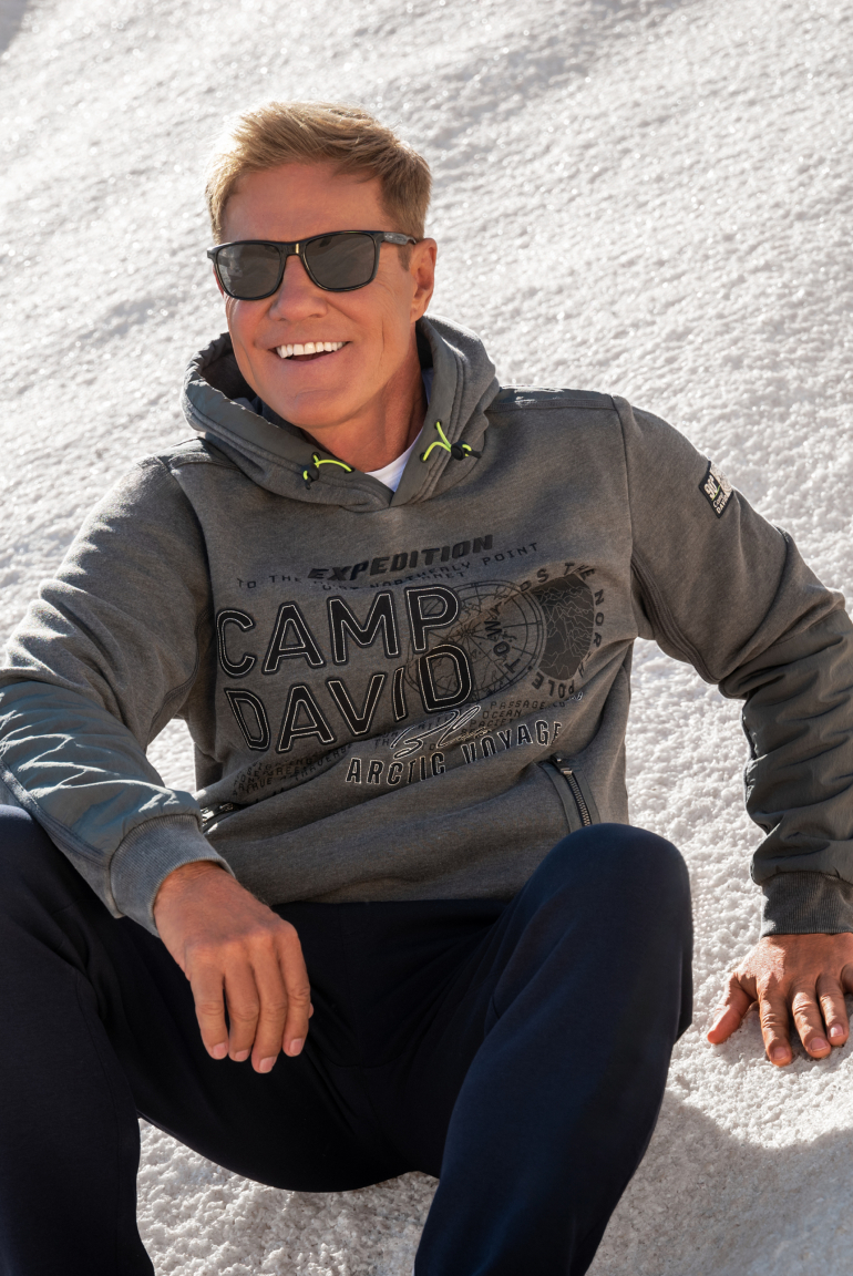 Hoodie im Materialmix mit Zippertaschen dark forest