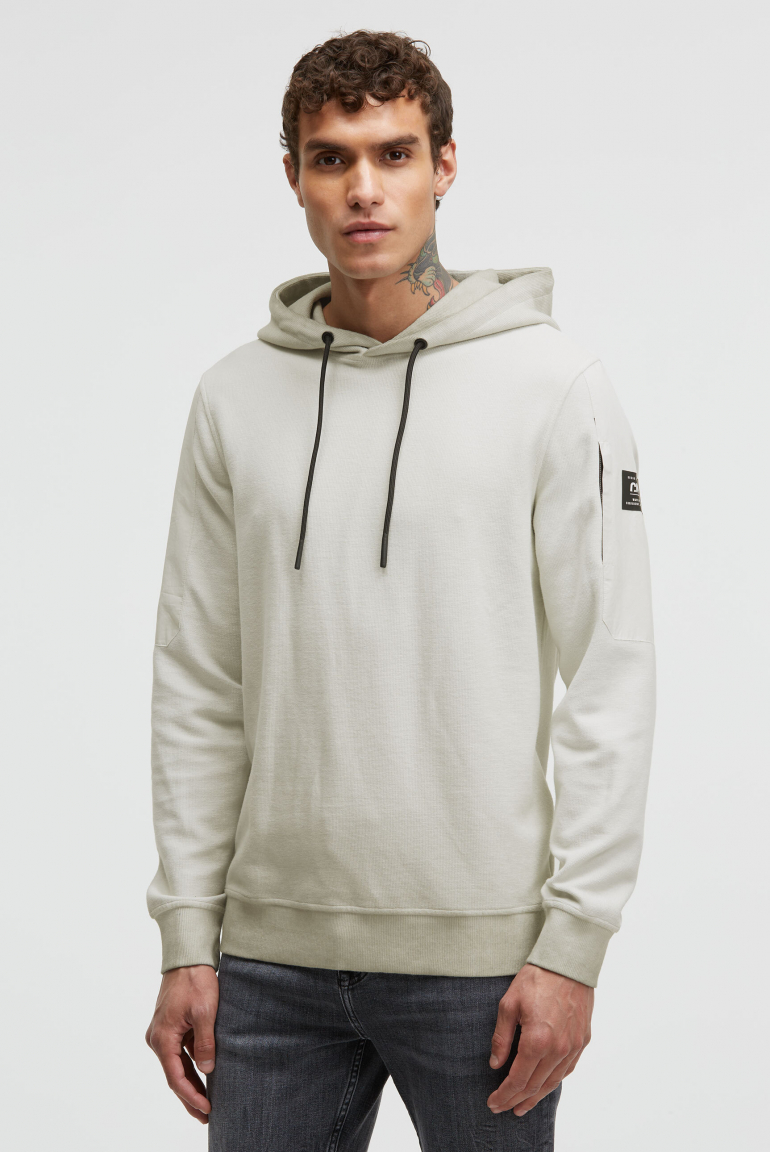 Hoodie Oil Dyed mit tonalen Ärmel-Patches stone