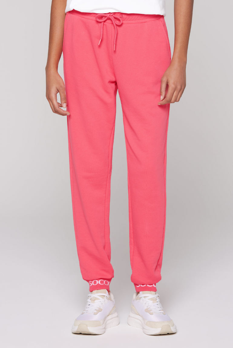 Jogginghose mit Logo-Bündchen coral pink