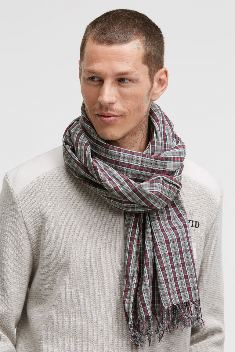 Karierter Schal aus feiner Webware royal red