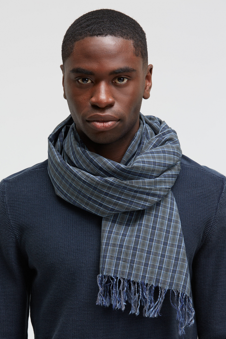 Karierter Schal aus feiner Webware blue navy