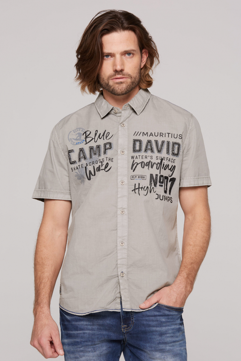 Kurzarmhemd mit Label Prints shadow