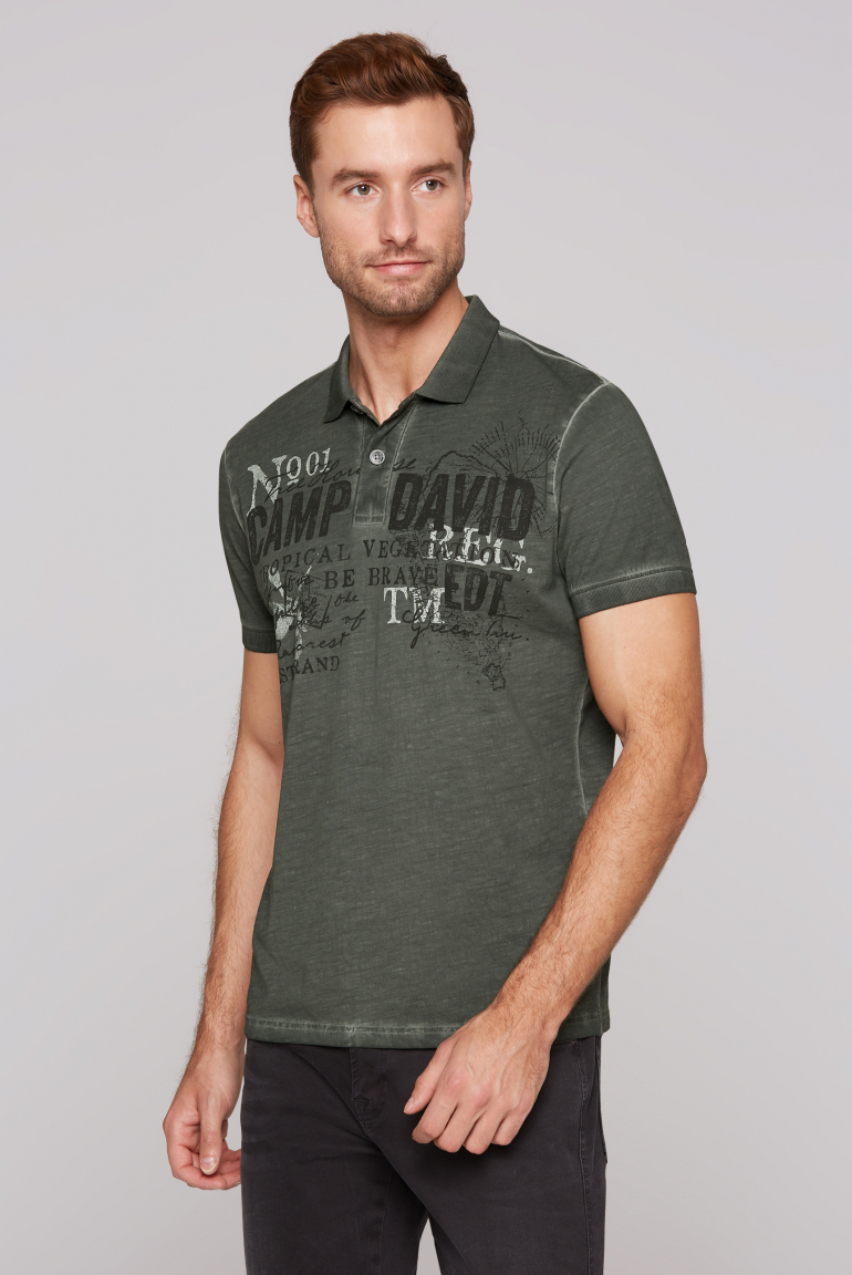 Kurzarmpolo Oil Dyed mit Logo Prints green shadow