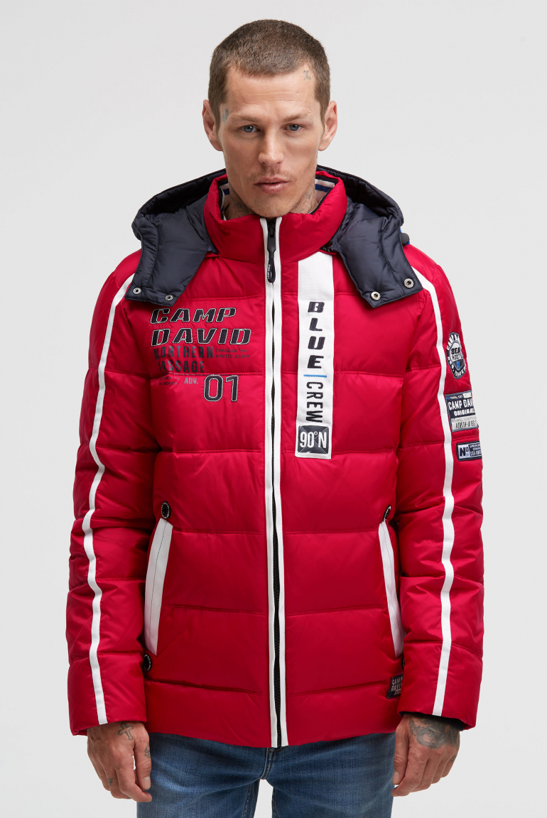 Lange Steppjacke mit Tapes, Patches und Kapuze bright red