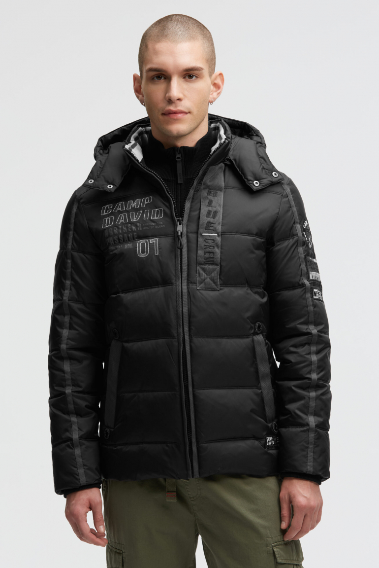 Lange Steppjacke mit Tapes, Patches und Kapuze black