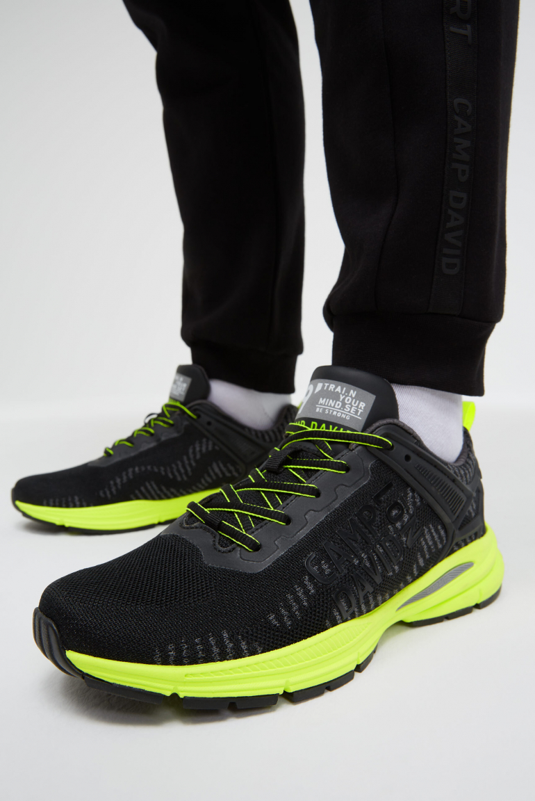 Leichter Sneaker im Knit-Design mit Logo Artwork neon lime