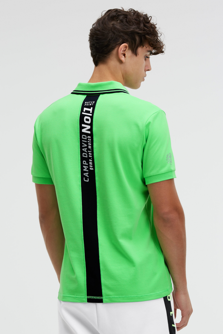 Pikee-Polo mit V-Neck und Rückeneinsatz tech green