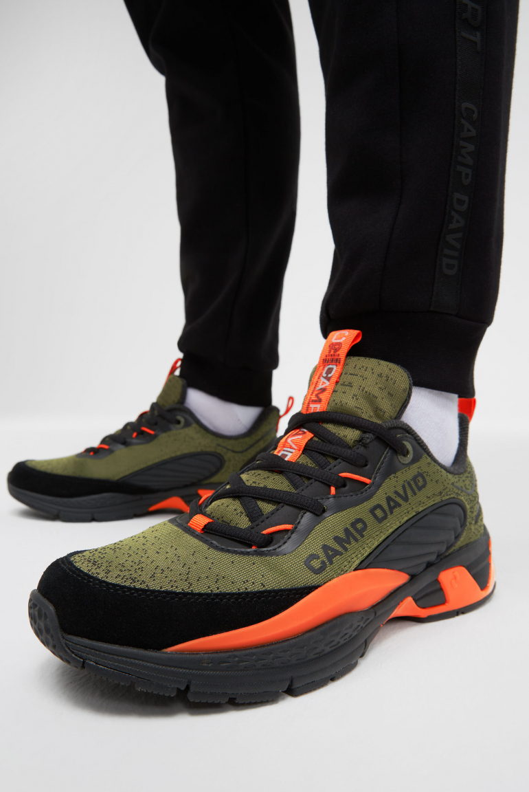 Premium Sneaker mit Jacquard-Design und Rubber Logo vintage khaki