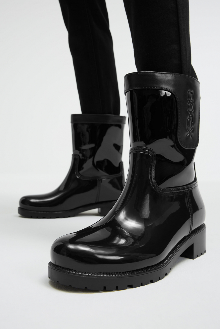 Regenstiefel mit Logo-Prägung black