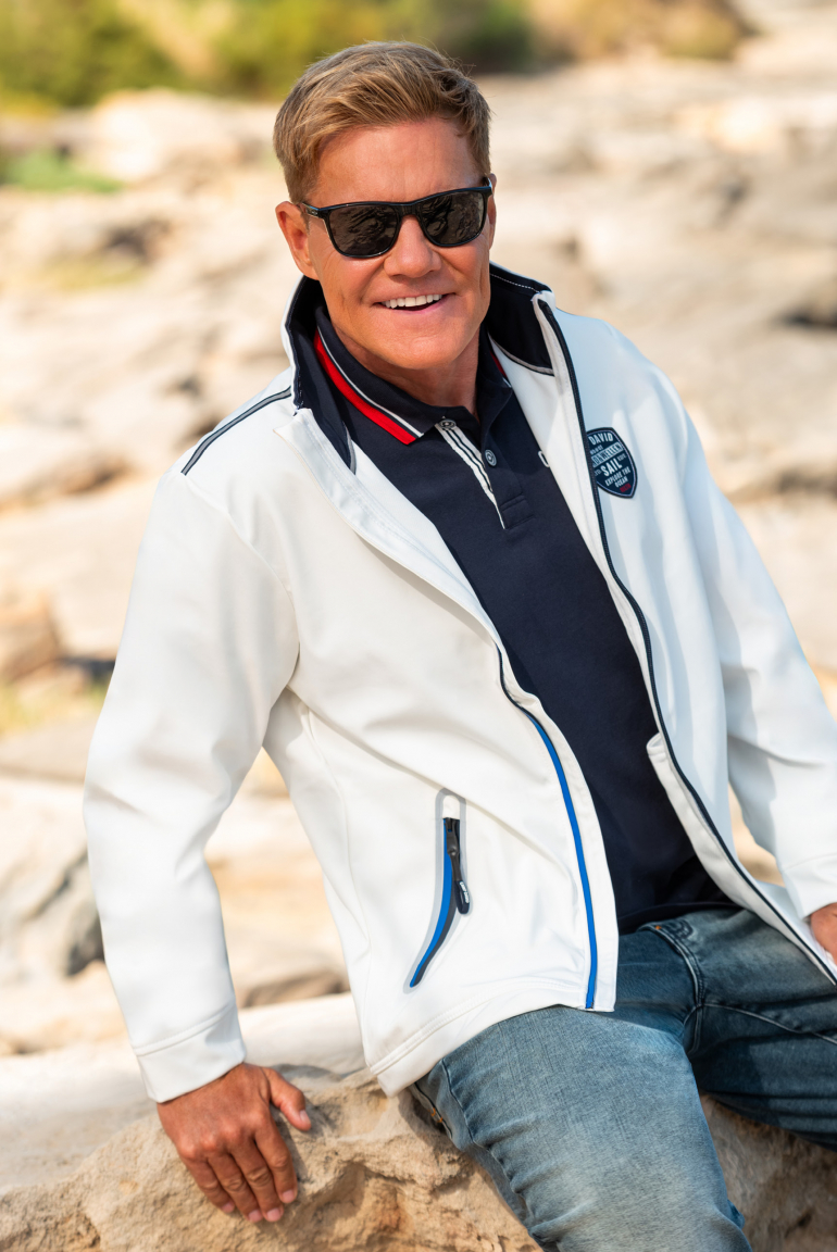 Softshelljacke mit Patch und Print ivory