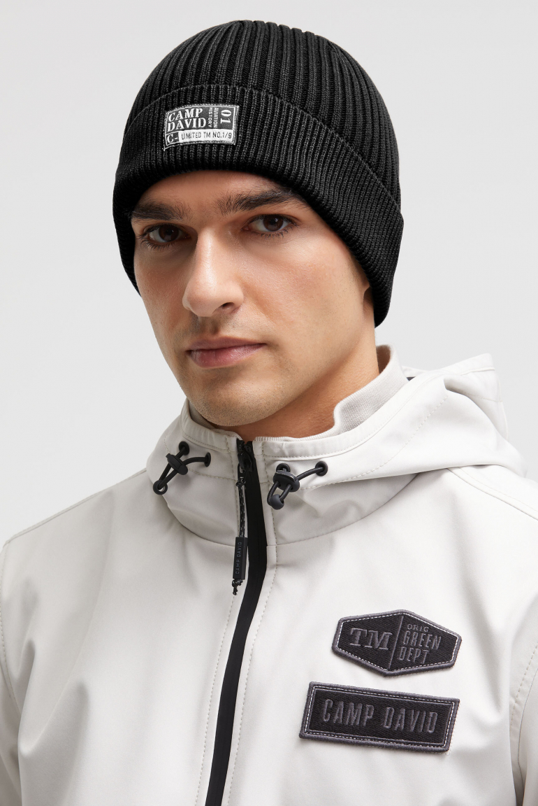 Strickmütze Stone Washed mit Label Patch black