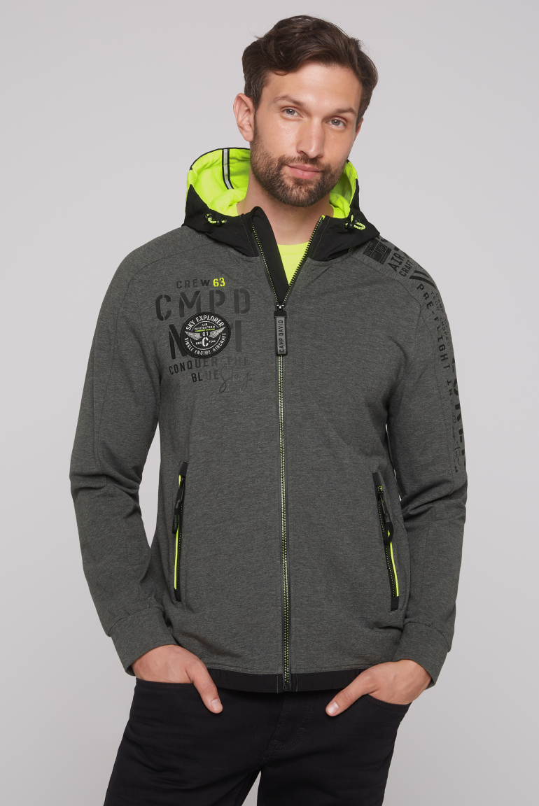 Sweatjacke mit Kontrastkapuze, Prints und Patch anthra melange