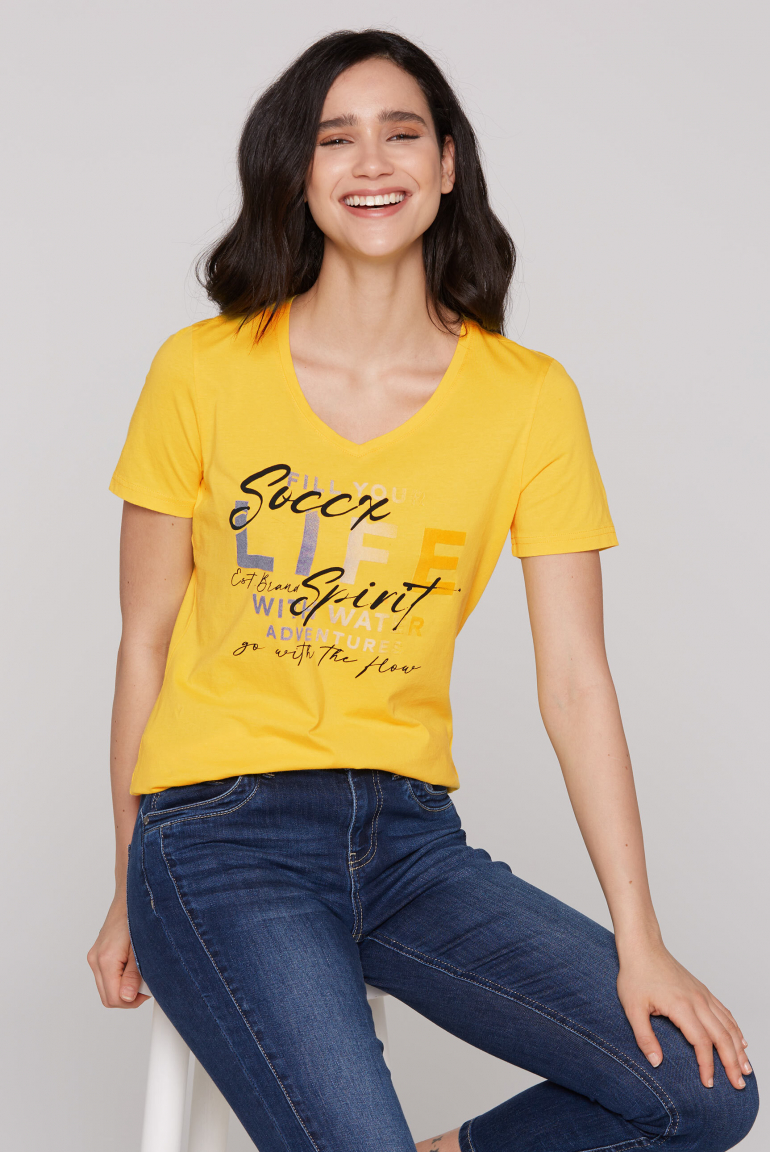 T-Shirt mit V-Ausschnitt und Artwork golden honey