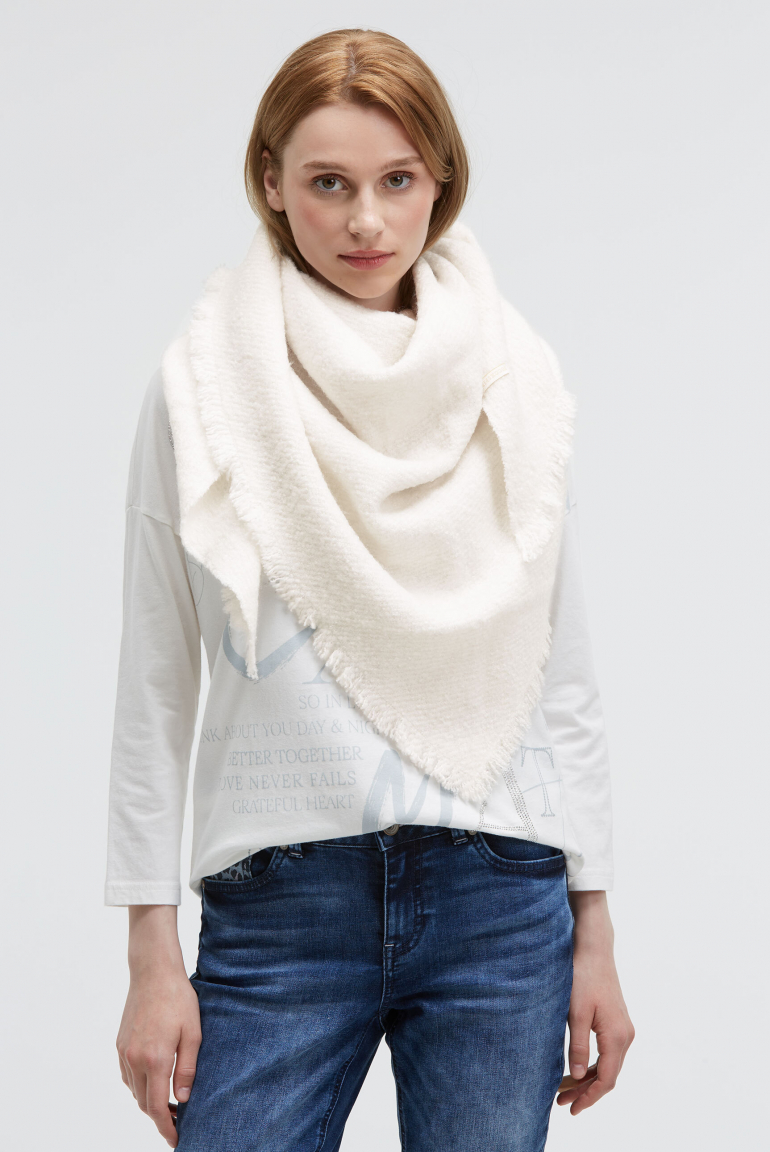 Triangle-Schal aus Bouclégarn ivory