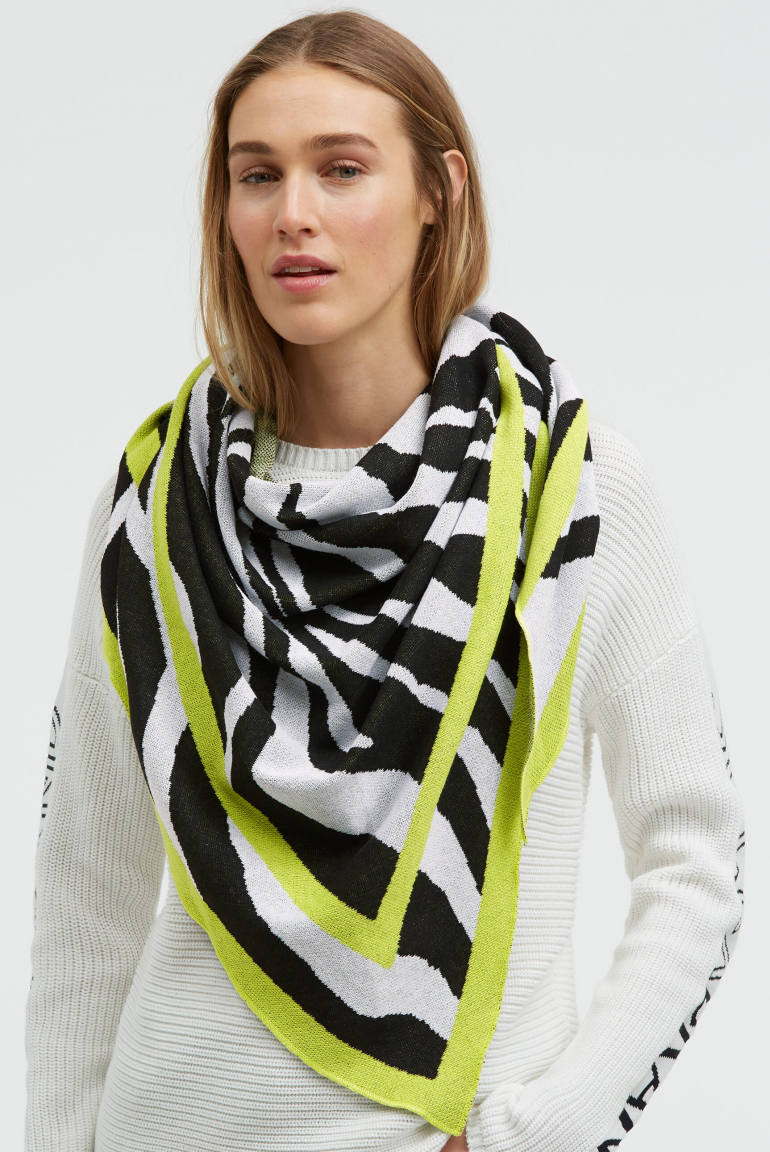 Triangle-Tuch mit Animal Intarsia black