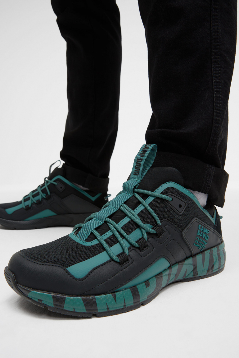 Urban Running Sneaker mit Logo Design petrol green