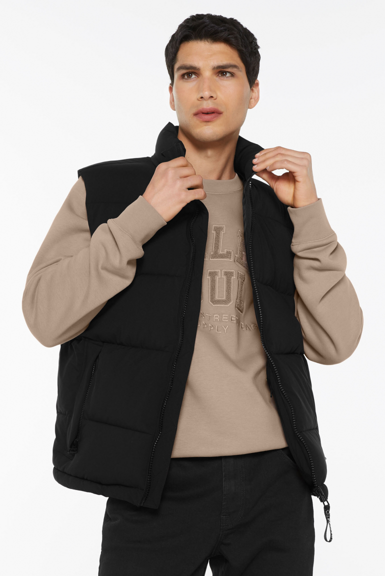 WA-LLY Puffer Vest black