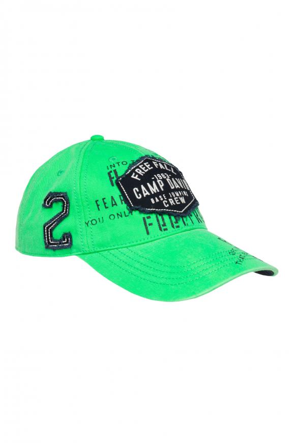 Base Cap mit Label-Applikationen electric green
