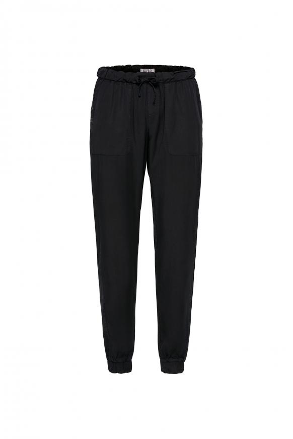 Fließende Hose im Jogger-Stil