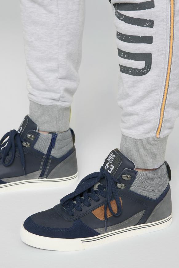High Top Sneaker mit Label Patches