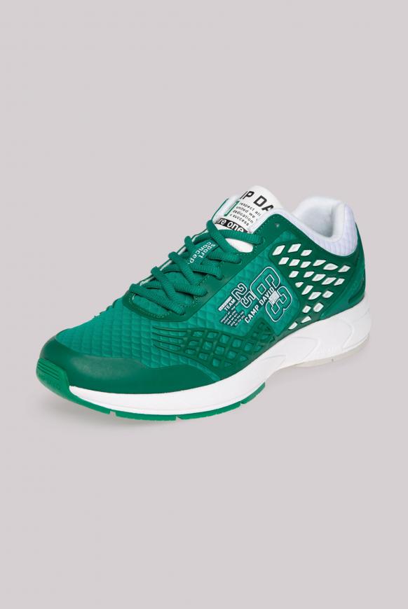 Moderner Sneaker mit 3D-Struktur green