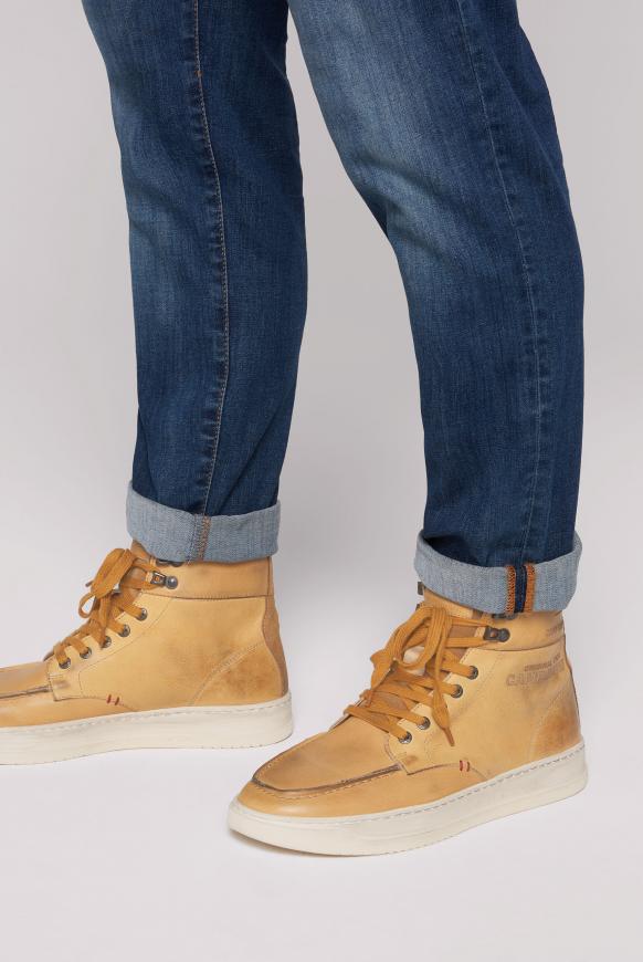 Schnürboot aus Leder mit Ziernaht tan