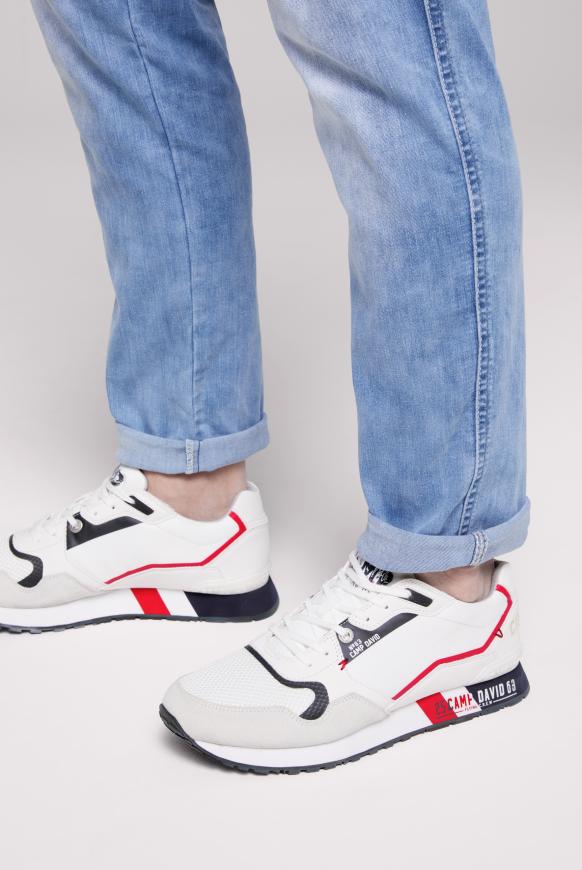 Sneaker im Retro Look mit Logo Artworks white