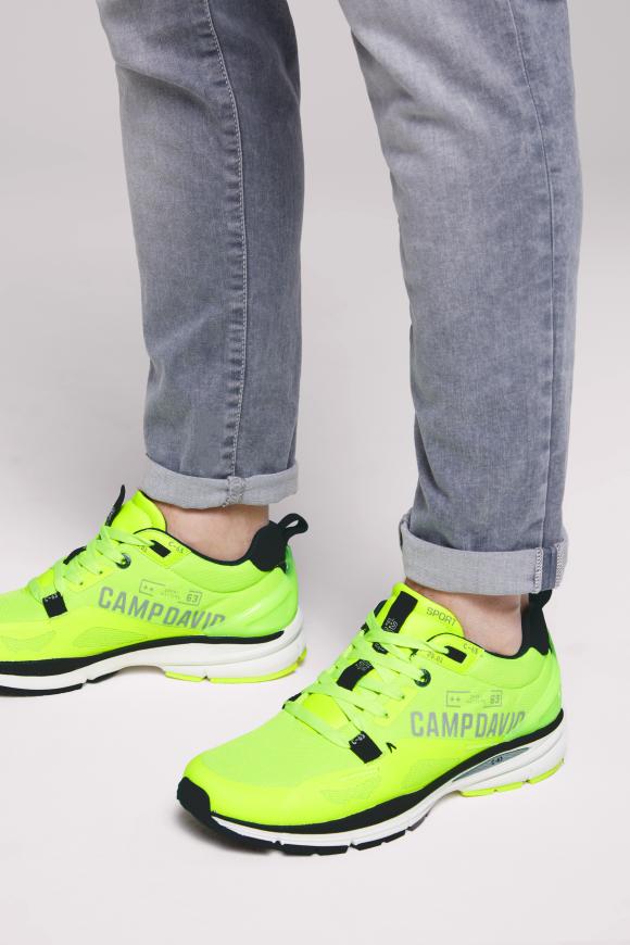 Sneaker mit Textil-Struktur und Logo Design neon lime
