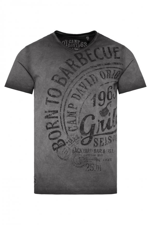 T-Shirt V-Neck mit Label Print