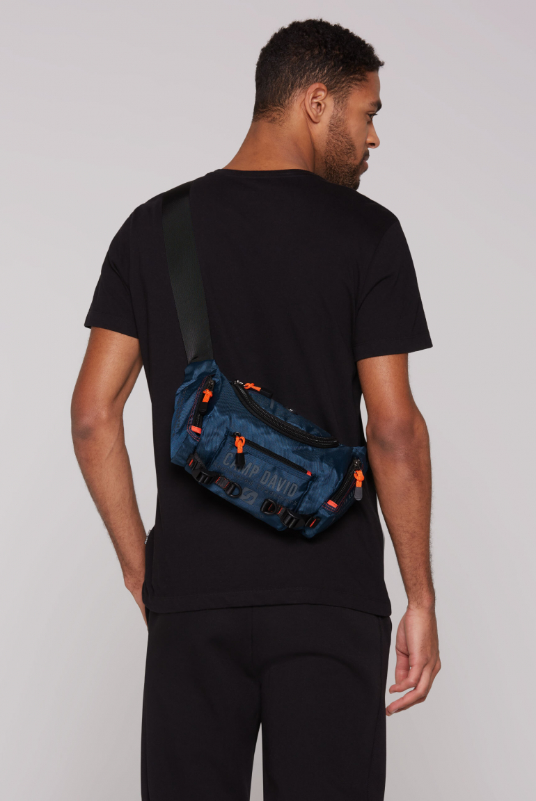 Crossbody Bag mit Label Prints navy