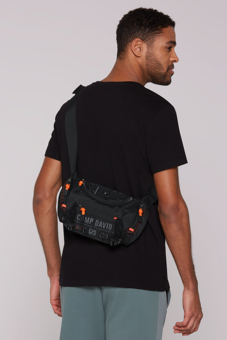 Crossbody Bag mit Label Prints black