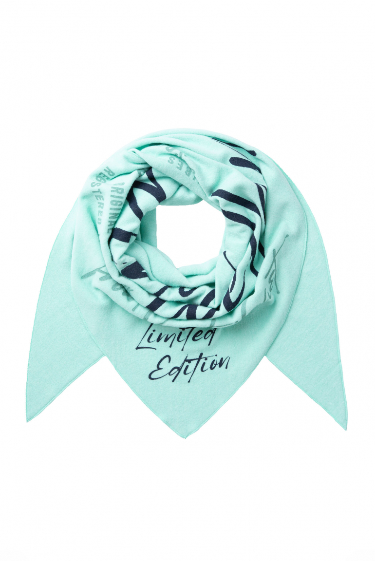 Dreieckstuch aus Flauschstrick mit Wording Prints new aqua