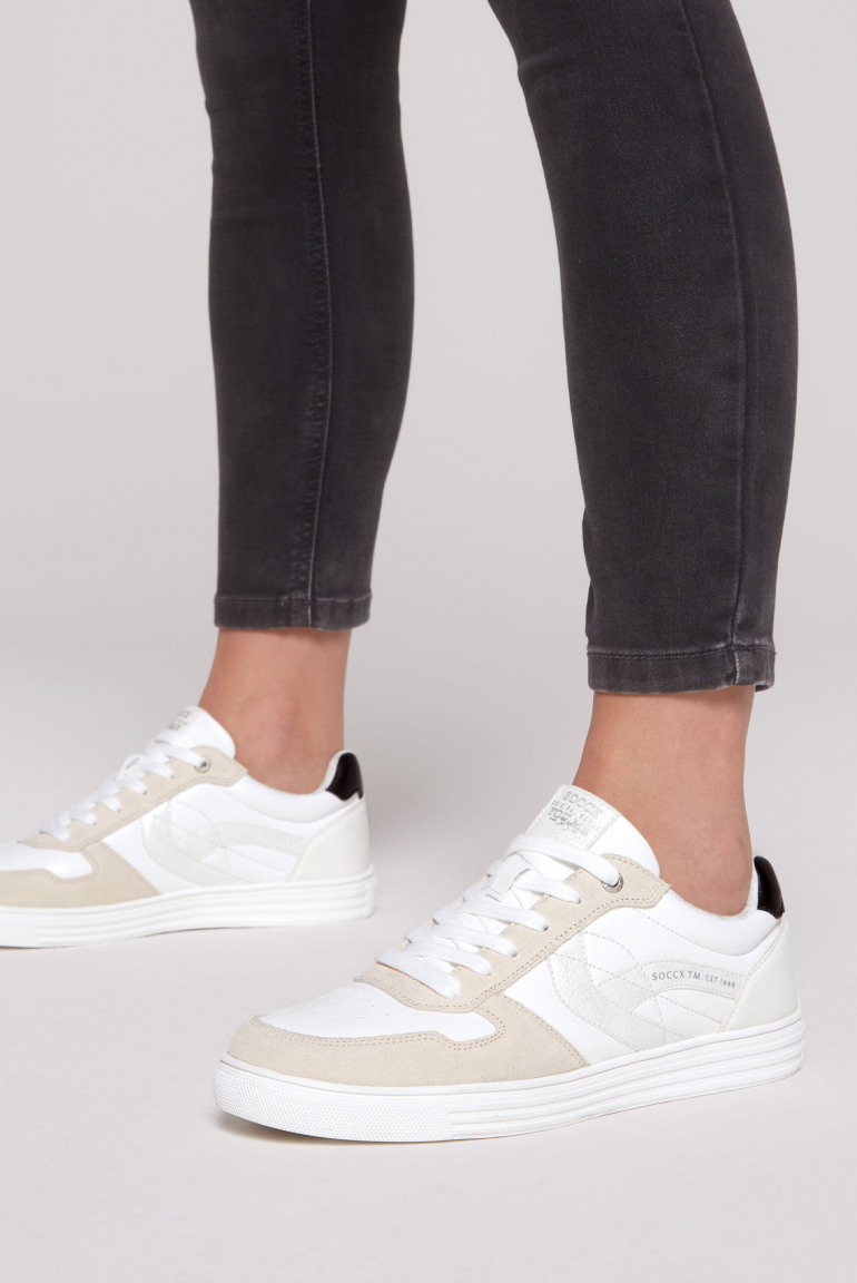 Retro Sneaker mit Artwork an der Seite white