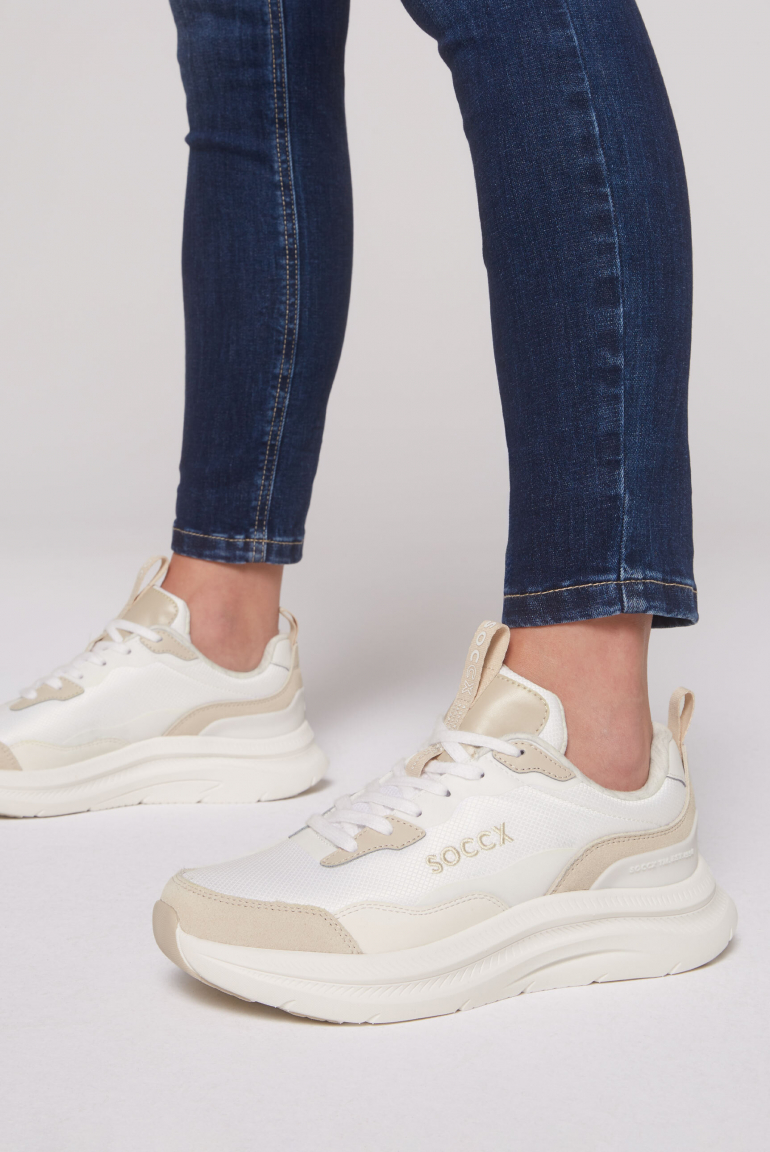 Sneaker Low mit Sandwich-Mesh-Struktur milky beige