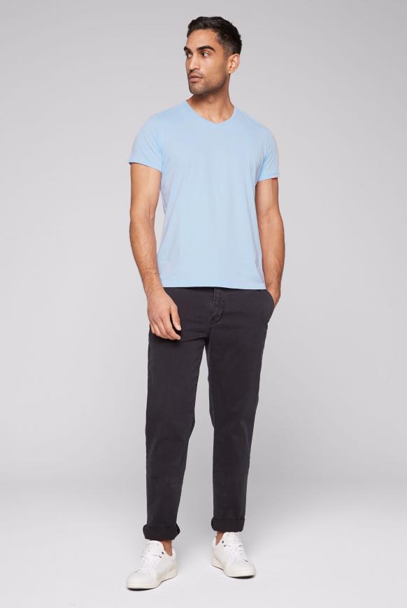 Basic T-Shirt mit V-Ausschnitt